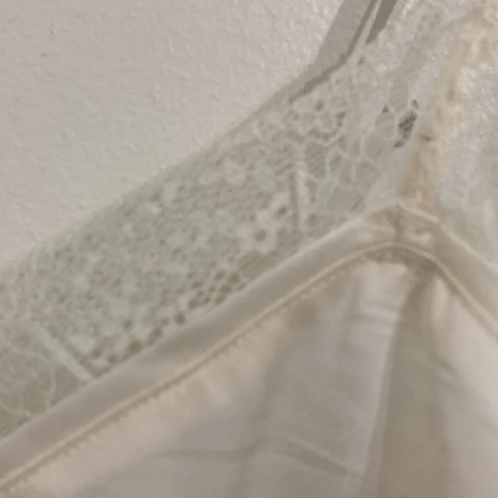 Abercrombie & Fitch Womens Lace Trim Camisole Small Soft White Cropped Feminine - Picture 3 of 12